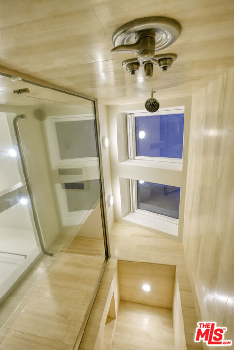426 S Swall Drive, Beverly Hills CA: https://media.crmls.org/mediaz/25453c72-64aa-431f-90f9-e6db61075930.jpg