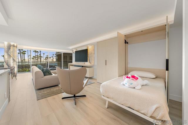 1820 Avenida Del Mundo, Coronado CA: https://media.crmls.org/mediaz/25457572-150a-44ce-a220-3c2a72d2388c.jpg