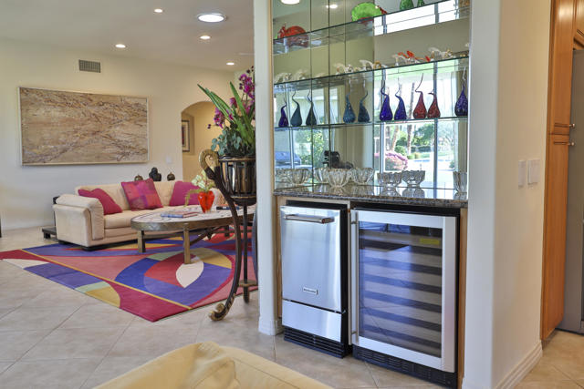45735 Pawnee Road, Indian Wells CA: https://media.crmls.org/mediaz/2545daa8-1d1c-41d8-96fb-fc85227e48f8.jpg