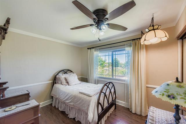 5150 Abuela Dr, San Diego CA: https://media.crmls.org/mediaz/2546b7c2-93c1-4ac1-8d03-66bd33c1f4e4.jpg