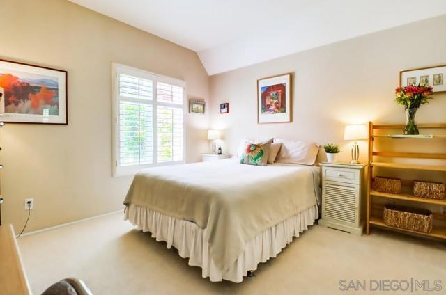 2020 Camino De La Reina, San Diego CA: https://media.crmls.org/mediaz/2547b388-edaa-471b-ac07-bbcaf976a59d.jpg