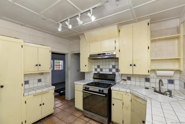 1825 S Benson Ave, Ontario CA: https://media.crmls.org/mediaz/2547f36f-1fab-4617-8382-b4da89256b8e.jpg