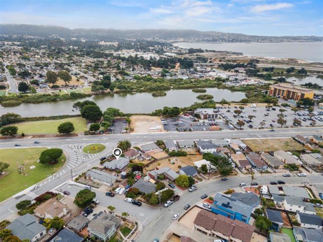 465 Harcourt Avenue, Seaside CA: https://media.crmls.org/mediaz/25493167-cfd1-4046-90bc-46539fb6b967.jpg