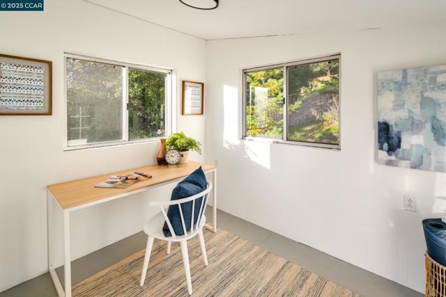 231 Orchard Rd, Orinda CA: https://media.crmls.org/mediaz/25493219-b1ed-4323-895e-bdc057eebada.jpg