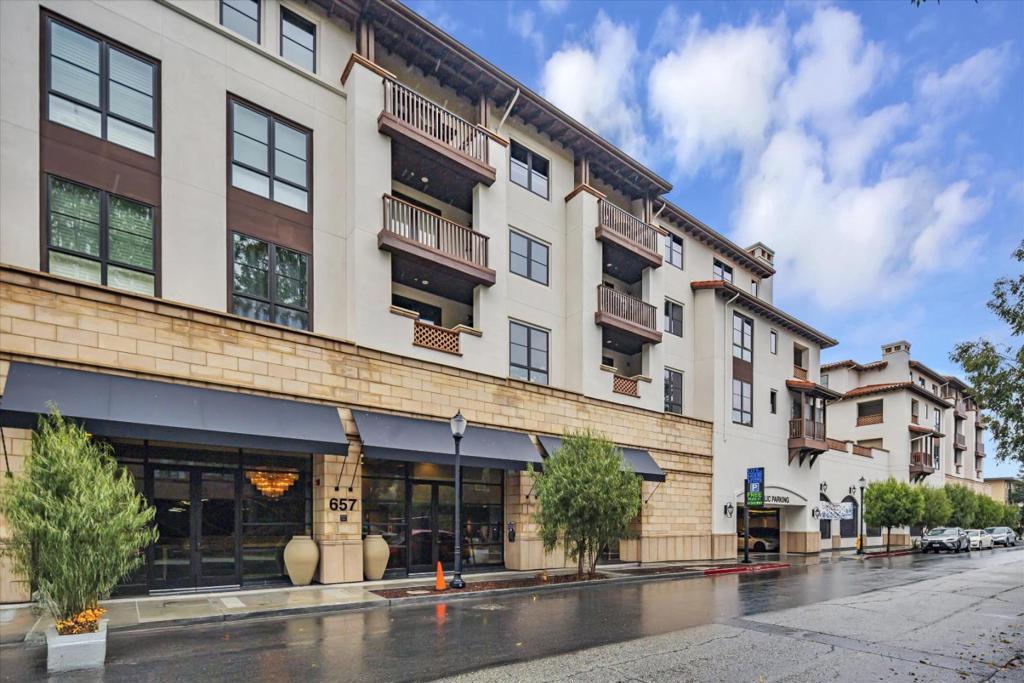 657 Walnut Street #436