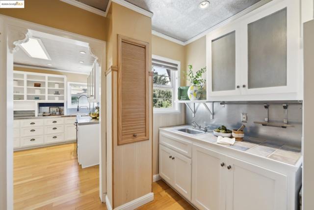 332 El Camino Real, Vallejo CA: https://media.crmls.org/mediaz/2549fbb8-7f41-44fb-818b-dd4746d5d08f.jpg