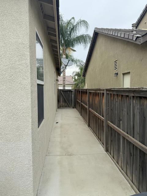 2760 Newcastle Way, San Jacinto CA: https://media.crmls.org/mediaz/254aa1be-8461-43e8-8934-dfedbaf64ba0.jpg