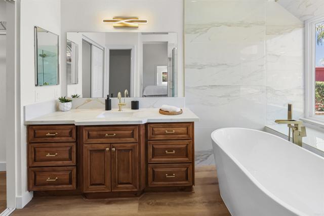 718 Lockwood Place, Oceanside CA: https://media.crmls.org/mediaz/254ab8ee-1ea3-444c-8744-bb0df8187e49.jpg