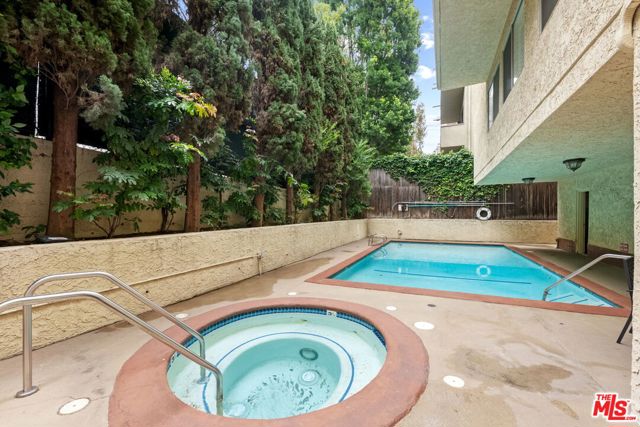 2318 Fox Hills Drive, Los Angeles CA: https://media.crmls.org/mediaz/254aecda-d461-4609-ab27-1e8d439ba993.jpg
