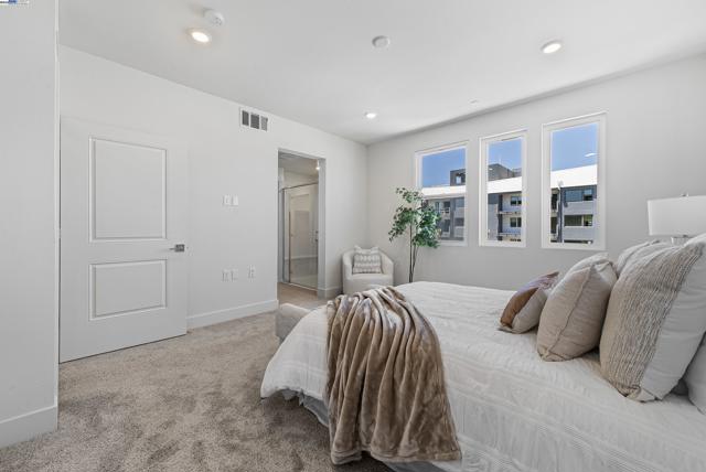 Image 17 of 45 For 44867 Grimmer Blvd  300