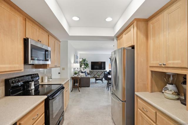 540 Country Club Lane, Coronado CA: https://media.crmls.org/mediaz/254b4109-5fea-4fd0-95d2-aaf20d411c6f.jpg