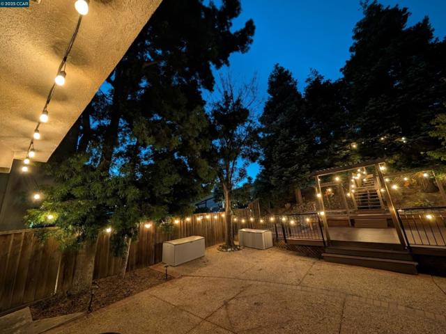 122 Claremont Crest Ct, San Ramon CA: https://media.crmls.org/mediaz/254bc254-9bb5-4c9e-92f7-cc172f1c1ad8.jpg