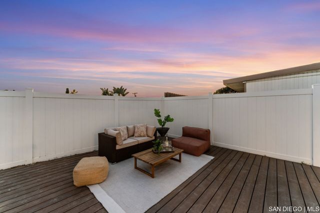 3424 Lockwood DR, San Diego CA: https://media.crmls.org/mediaz/254c548f-8d9e-4dce-8c75-5fdf669de617.jpg