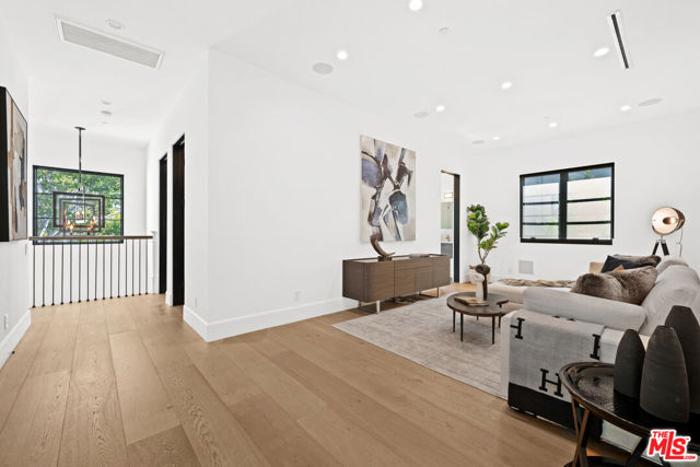 741 N Vista Street, Los Angeles CA: https://media.crmls.org/mediaz/254cd5c5-9948-4b4e-a685-d6e309e07d82.jpg