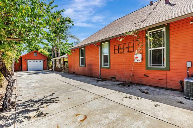 124 S 24th Street, San Jose CA: https://media.crmls.org/mediaz/254cf3c1-cffe-4775-a5b2-8b5ed26188e1.jpg