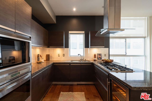 3119 Via Dolce, Marina del Rey CA: https://media.crmls.org/mediaz/254d1d7e-5f70-4d86-a365-619350b6a616.jpg