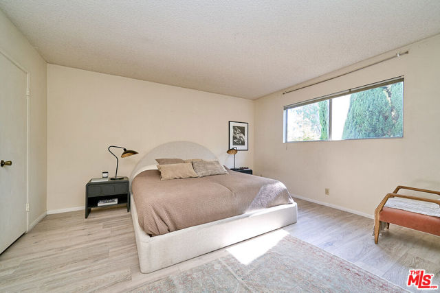 1 Bed Home for Sale in Los Angeles, California