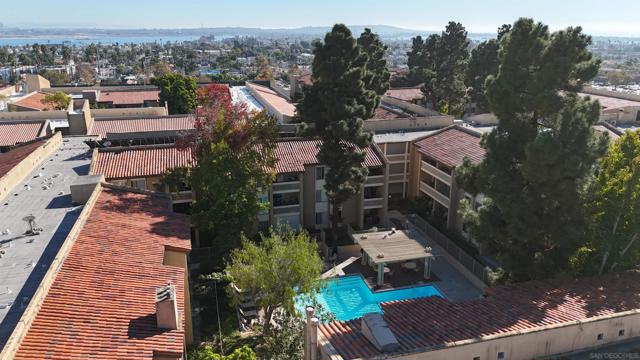 1885 Diamond St, San Diego CA: https://media.crmls.org/mediaz/254e0116-615d-4f96-8f97-c934a0e43d19.jpg