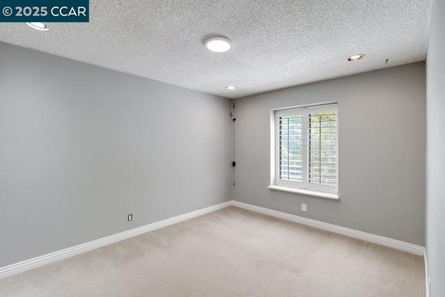 987 Morello Ave, Martinez CA: https://media.crmls.org/mediaz/254e9c78-c16b-4b31-9683-3c1f509946d0.jpg