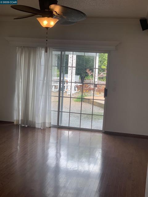 1766 Crescent Dr, Walnut Creek CA: https://media.crmls.org/mediaz/254eb89b-5740-4dfa-949b-3eb8343f3b10.jpg