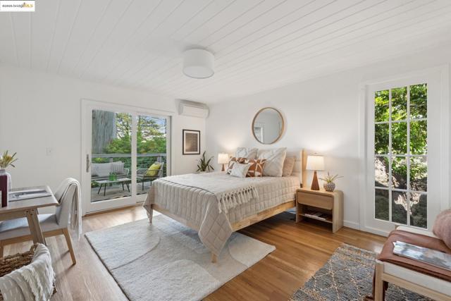1270 Queens Rd, Berkeley CA: https://media.crmls.org/mediaz/254ebfbc-cd03-44ee-9a73-9422379e3759.jpg