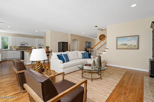 1706 Abbotsbury Street, Westlake Village CA: https://media.crmls.org/mediaz/254ee96f-cc09-4881-a518-4a9326c9b079.jpg