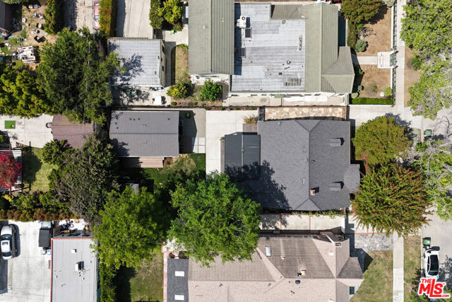 607 S Orange Drive, Los Angeles CA: https://media.crmls.org/mediaz/254f3f01-73a8-4c30-8ce5-82b82bab7ba0.jpg