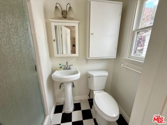 236 South Spalding Drive, 1/2 photo 33