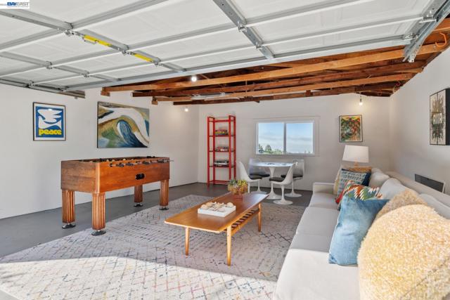 6801 ARMOUR DRIVE, Oakland CA: https://media.crmls.org/mediaz/2550014b-15a5-4af1-a8ad-18c7509e4d19.jpg