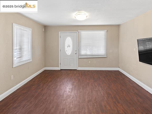 1132 86Th Ave, Oakland CA: https://media.crmls.org/mediaz/255148f5-0309-4680-85d0-d26e509d72ff.jpg