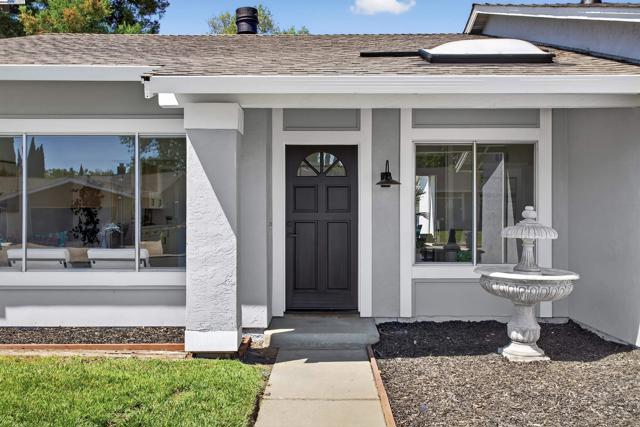 4217 Waycross Ct, Pleasanton CA: https://media.crmls.org/mediaz/2551aa00-82fe-4b3a-ad6b-d2aafbfeb17c.jpg