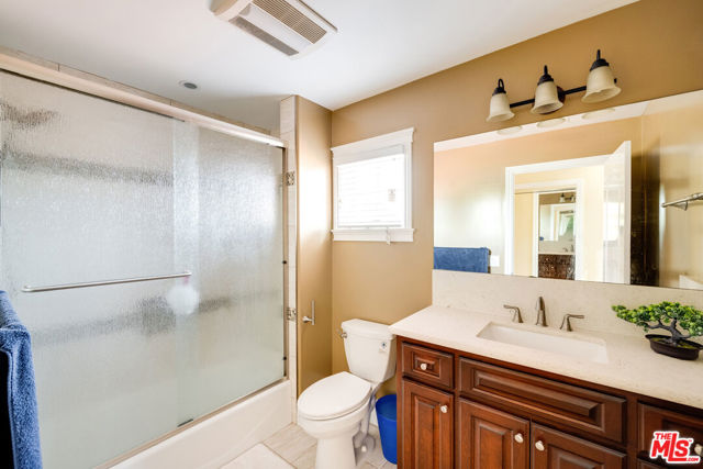 5966 ABERNATHY Drive, Los Angeles CA: https://media.crmls.org/mediaz/2551f5a6-b6e3-420d-bbe3-78a37d98d8df.jpg