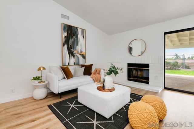 4635 Briar Ridge Rd, Oceanside CA: https://media.crmls.org/mediaz/25527a05-d79b-4b4a-bdef-2661b7ce00c8.jpg