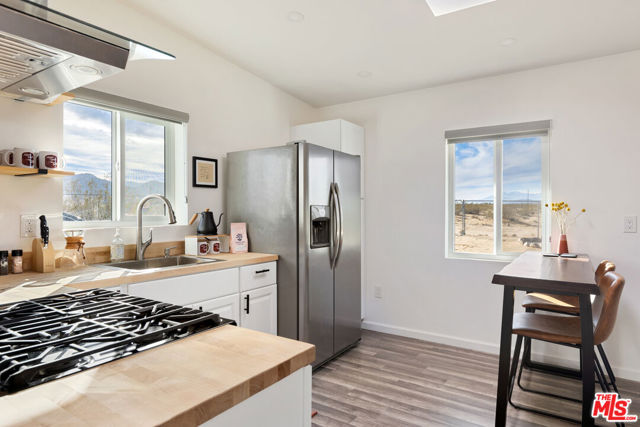 5737 Mojave Ranch Road, Joshua Tree CA: https://media.crmls.org/mediaz/25537b68-97f1-42d6-b6e6-fbbcc007f3d8.jpg