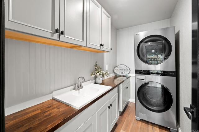 Image 33 of 39 For 7056 Del Cerro Boulevard