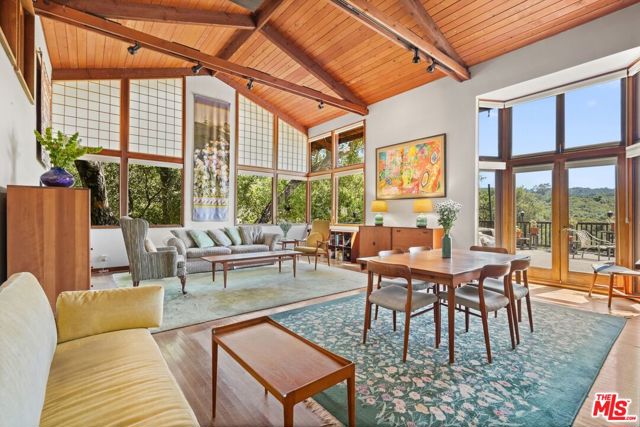 20730 Hillside Drive, Topanga CA: https://media.crmls.org/mediaz/2553ead4-5a96-4880-bbee-1cad53bae52e.jpg