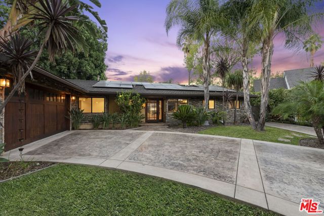 23309 Ladrillo Street, Woodland Hills CA: https://media.crmls.org/mediaz/25546884-4056-4453-8d86-4fab77a97ccb.jpg