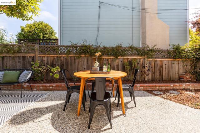 1420 Catherine Dr, Berkeley CA: https://media.crmls.org/mediaz/255552a7-ce62-4eaa-a550-e847b2c614e3.jpg