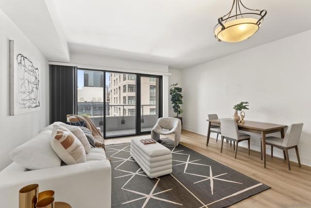 645 Front St., San Diego CA: https://media.crmls.org/mediaz/2556039e-d3be-42bf-98b3-72bc18be995c.jpg
