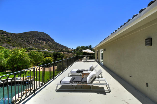 29677 Mulholland Highway, Agoura Hills CA: https://media.crmls.org/mediaz/2556ab6d-29c8-4295-baaa-1f1047d2f380.jpg