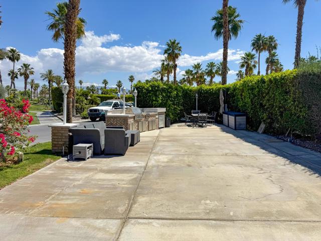 80394 Avenue 48, Indio CA: https://media.crmls.org/mediaz/2556cd80-d76b-4962-b2d5-c9b44f295b4a.jpg