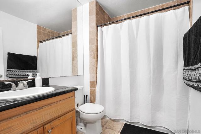 9860 Dale Avenue, Spring Valley CA: https://media.crmls.org/mediaz/2556e364-c218-485b-8a53-164ba6d4769d.jpg