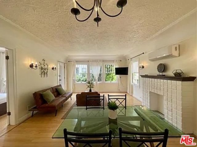 837 5th Street, Santa Monica CA: https://media.crmls.org/mediaz/255717dc-7a04-4192-8f36-ab99653a3279.jpg
