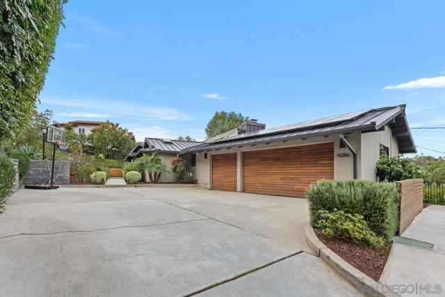 Image 39 of 40 For 4286 Merritt Boulevard