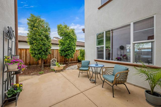 6600 Eagle Ridge Court, Gilroy CA: https://media.crmls.org/mediaz/25585358-f093-44ce-8ecf-e8757086df30.jpg