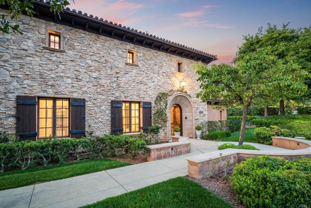 4258 Via Ravello, Rancho Santa Fe CA: https://media.crmls.org/mediaz/255935a7-49d6-4548-b1b3-7cb189038aa8.jpg