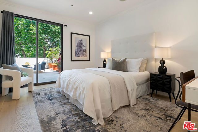 2102 Century Park Lane, Los Angeles CA: https://media.crmls.org/mediaz/25595c34-2cc7-4423-a304-de34579488df.jpg