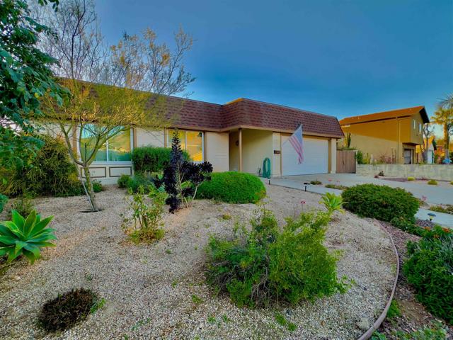 15034 Jenell St, Poway CA: https://media.crmls.org/mediaz/25597917-32bc-40d8-975c-e7cea6971050.jpg