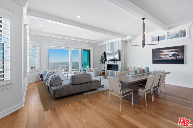 31656 Sea Level Drive, Malibu CA: https://media.crmls.org/mediaz/255a42ae-73b1-4d82-8d3d-d335bf722633.jpg