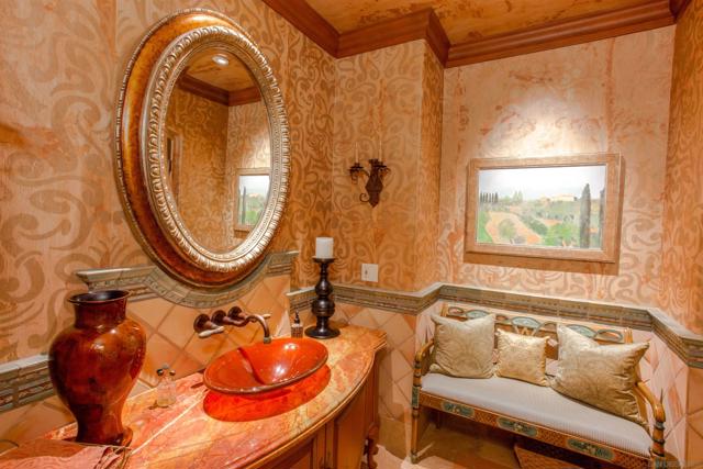 7206 Aviara Drive, Carlsbad CA: https://media.crmls.org/mediaz/255a58b7-f543-48b4-a3e3-94d12ce4f8eb.jpg